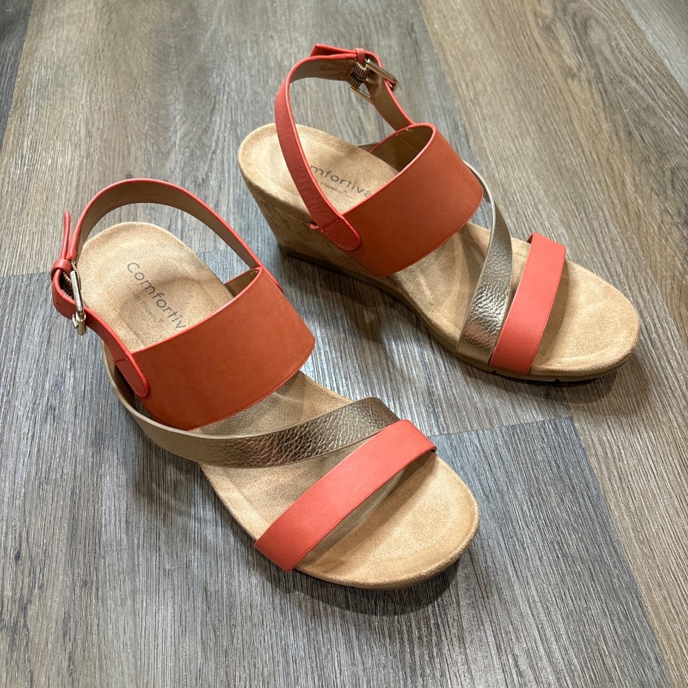 Comfortiva Women Vail Coral Multi Wedge Sandals Size‎ 9.5